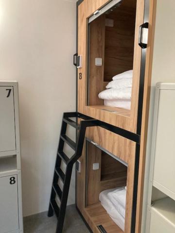 Capsule Hostel Andel Centre Spirit Прага Экстерьер фото