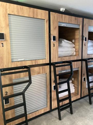 Capsule Hostel Andel Centre Spirit Прага Экстерьер фото